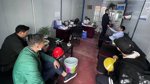 公司领导一行赴攀枝花项目施工现场检查指导工作 公司领导一行赴攀枝花项目施工现场检查指导工作