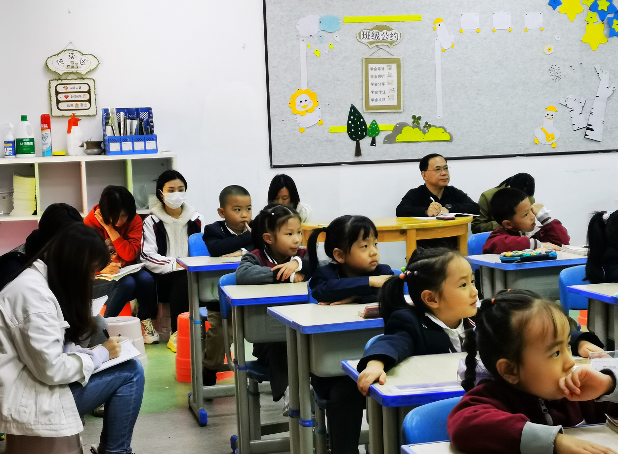 下沉一线，回归课堂——成都王府管理干部深入课堂抓教学