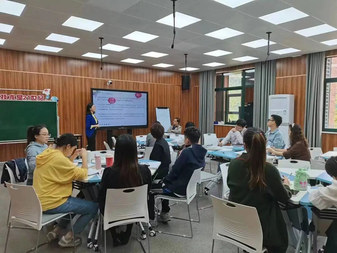 下沉一线，回归课堂——成都王府管理干部深入课堂抓教学