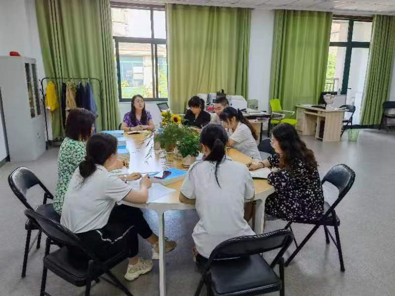 下沉一线，回归课堂——成都王府管理干部深入课堂抓教学
