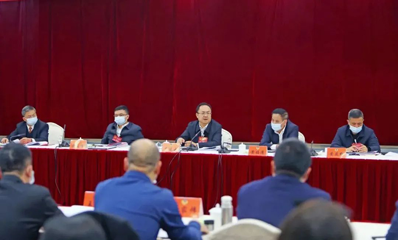 赖海波同志参加市政协六届一次会议经济界小组会议