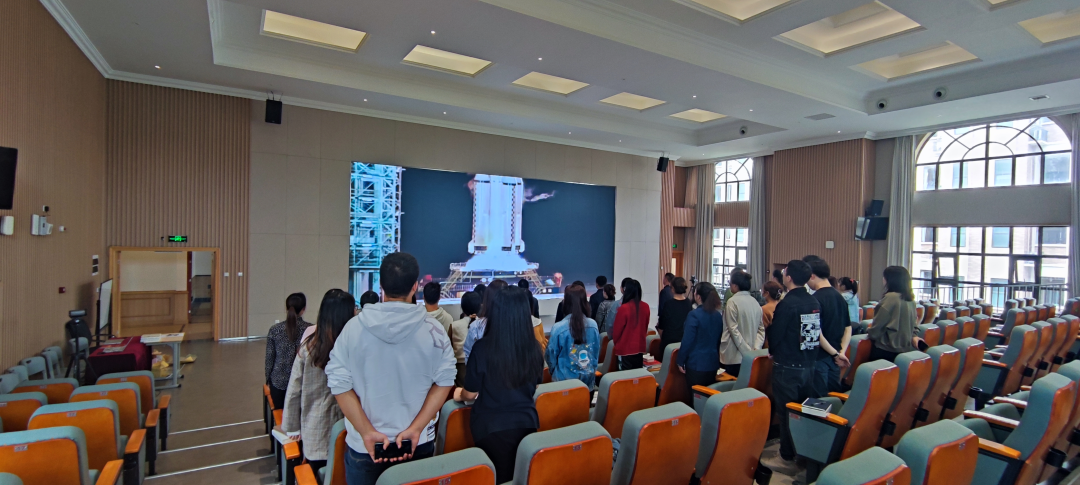 学校召开党的二十大精神主题宣讲暨党员大会 学校召开党的二十大精神主题宣讲暨党员大会