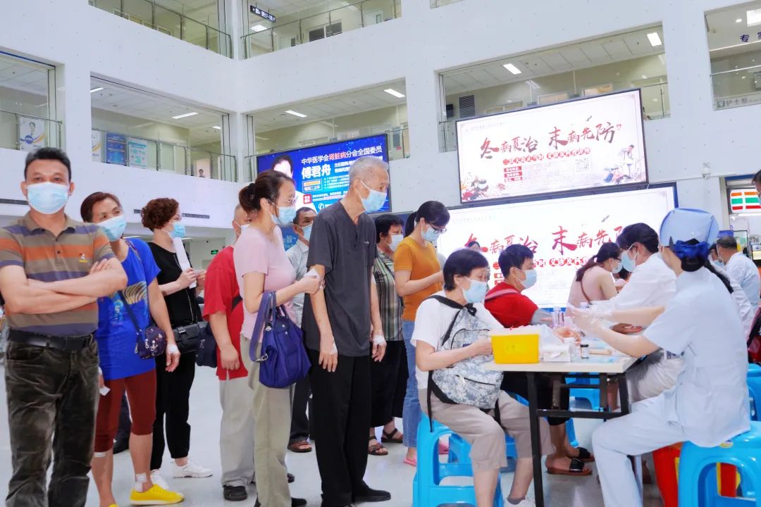 我院成功举办“冬病夏治,未病先防”义诊活动 我院成功举办“冬病夏治,未病先防”义诊活动
