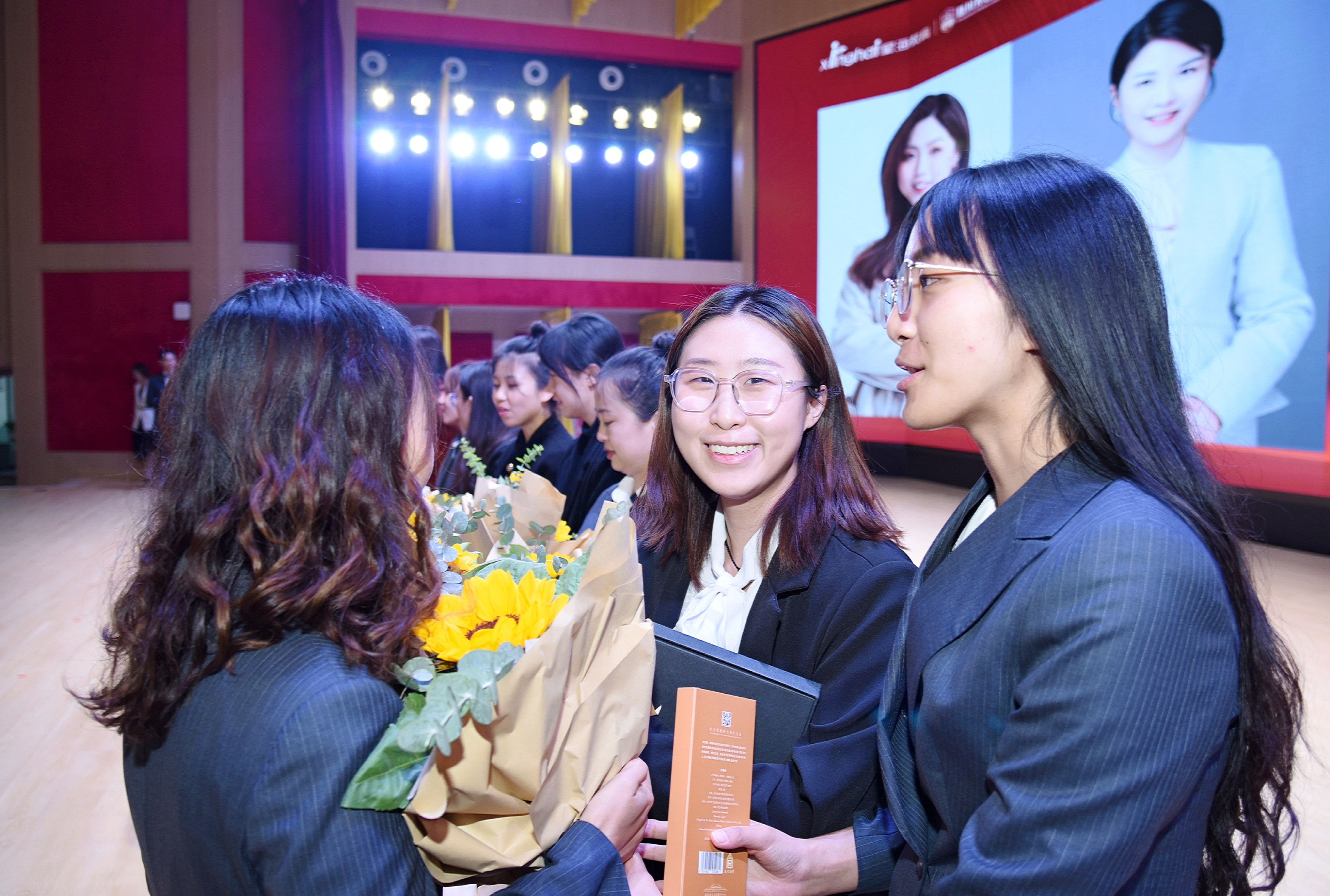 学校隆重表彰2021-2022学年度优秀教师 学校隆重表彰2021-2022学年度优秀教师