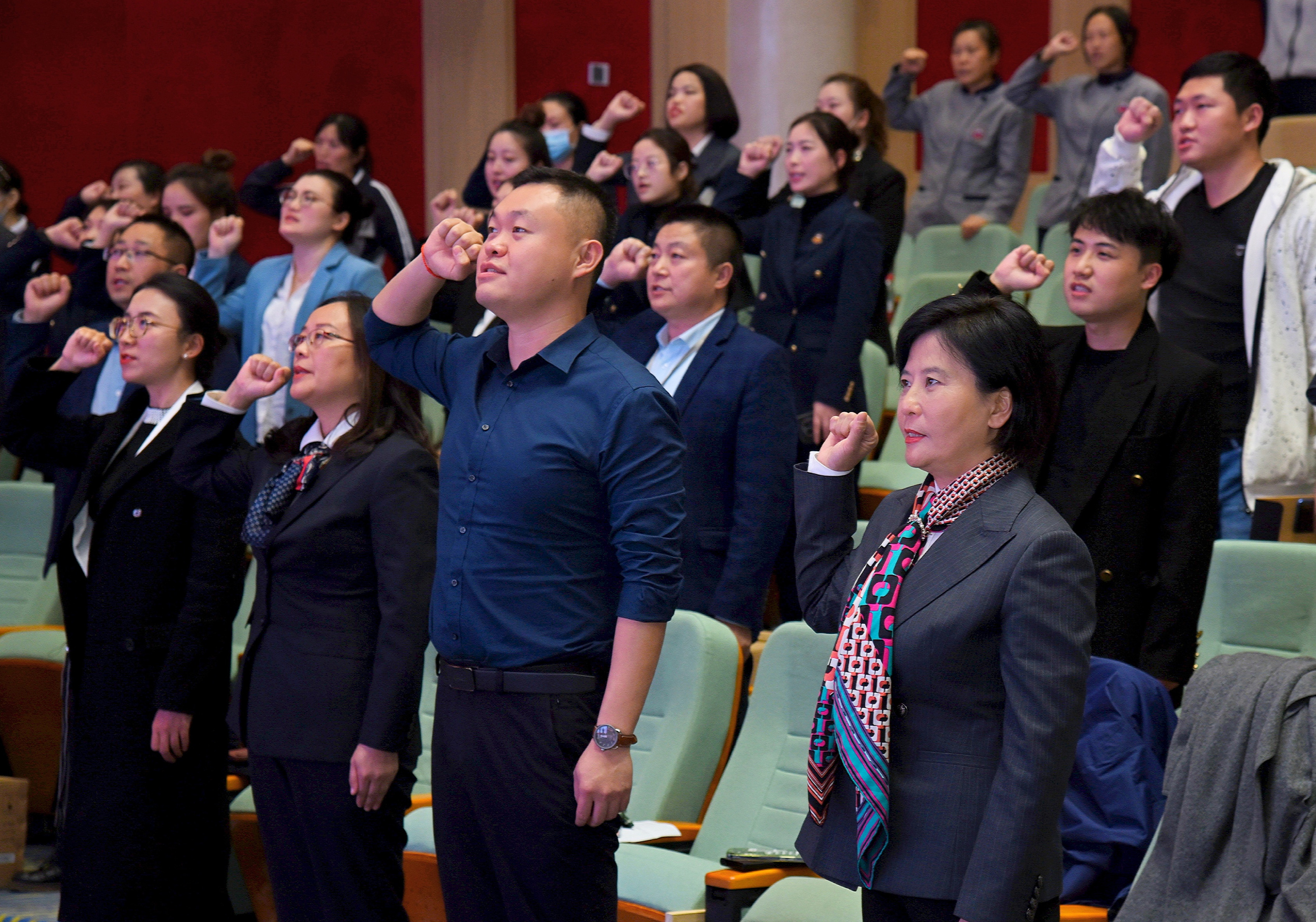 学校隆重表彰2021-2022学年度优秀教师 学校隆重表彰2021-2022学年度优秀教师