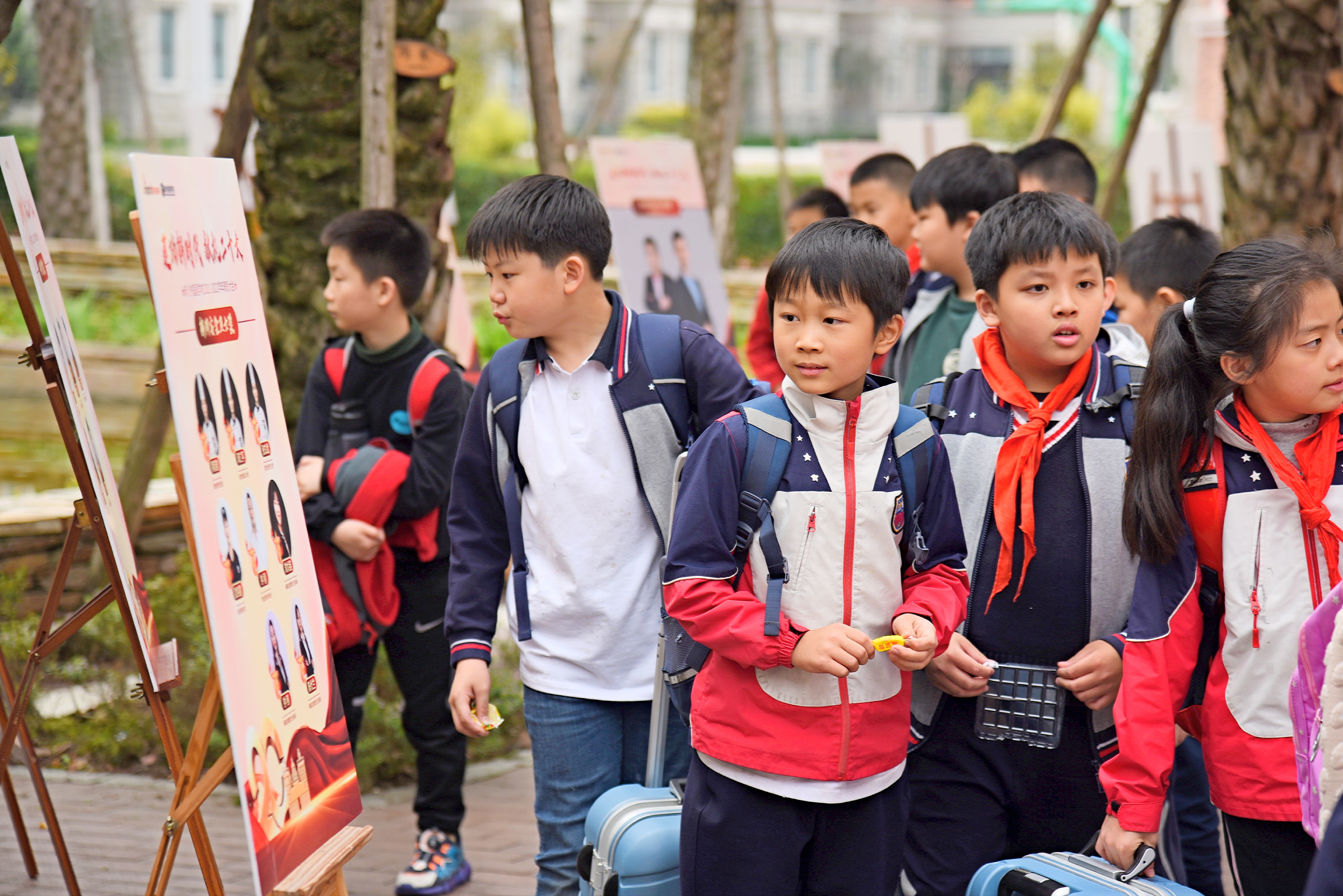 学校隆重表彰2021-2022学年度优秀教师 学校隆重表彰2021-2022学年度优秀教师