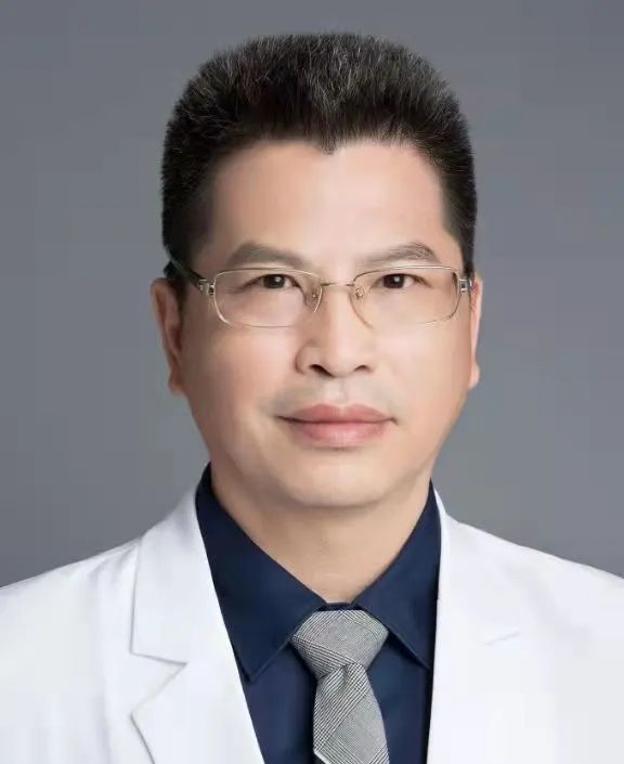面部不自觉抽动，找对专家重获笑容和美丽！