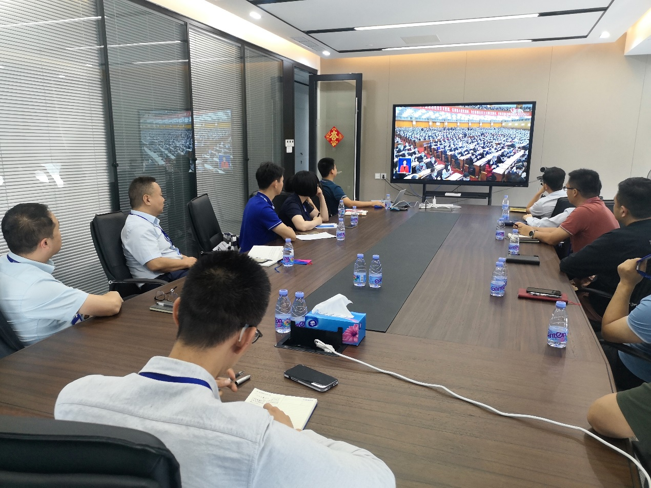 华南建材党支部集中收看党的二十大开幕盛况 华南建材党支部集中收看党的二十大开幕盛况