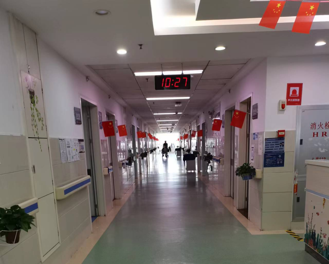 院内新闻|喜迎国庆“白衣天使”坚守在岗位上! 院内新闻|喜迎国庆“白衣天使”坚守在岗位上!