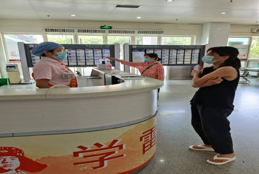 院内新闻|喜迎国庆“白衣天使”坚守在岗位上! 院内新闻|喜迎国庆“白衣天使”坚守在岗位上!
