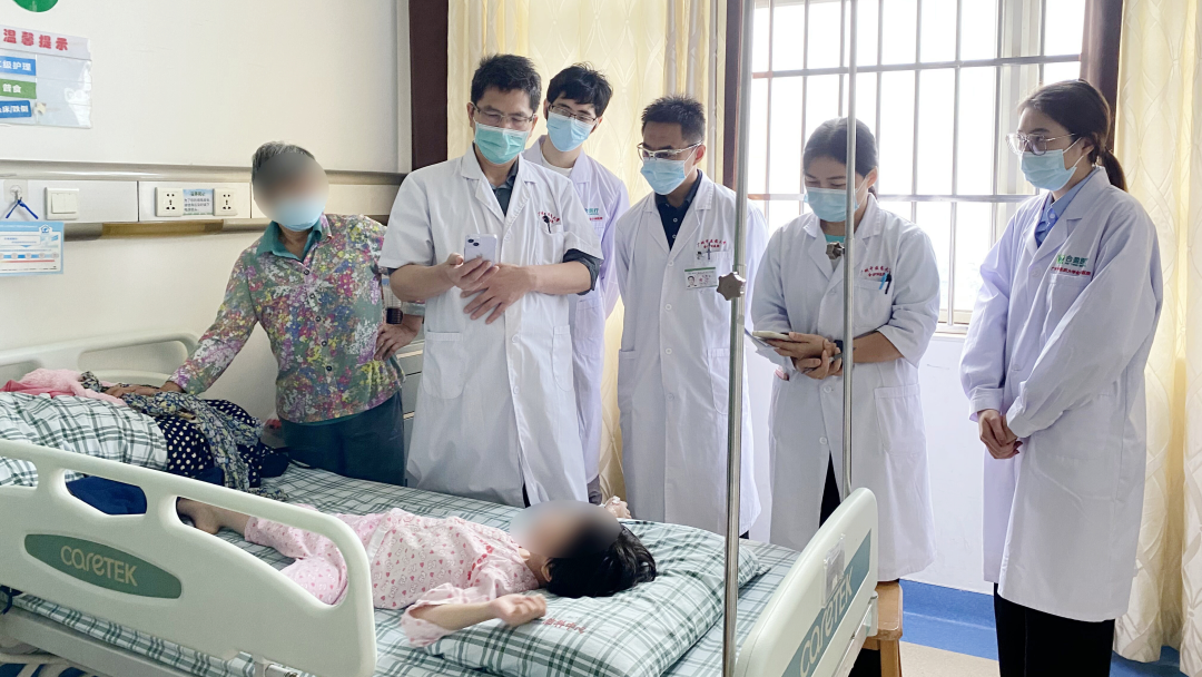 7岁小女孩患脑胶质瘤并发癫痫症,神经医学专家专业化治疗,圆满成功! 7岁小女孩患脑胶质瘤并发癫痫症,神经医学专家专业化治疗,圆满成功!