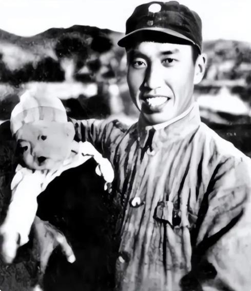 1942年左权战斗中牺牲,许多年后,一份敌军内部报纸被发现 1942年左权战斗中牺牲,许多年后,一份敌军内部报纸被发现