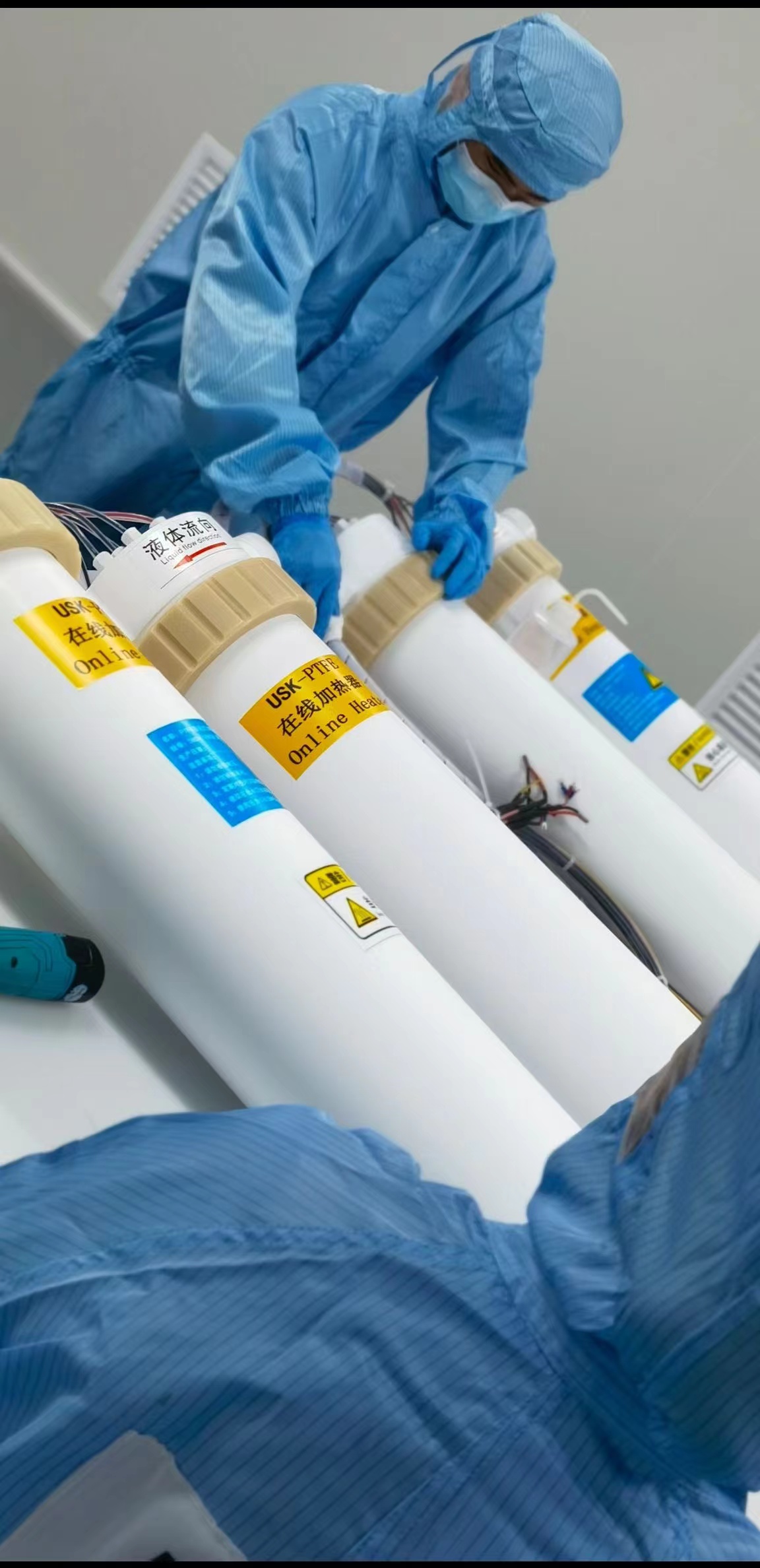 PTFE & PVDF & PFA Ultra-Pure In-Line Fluid Heaters PTFE & PVDF & PFA Ultra-Pure In-Line Fluid Heaters