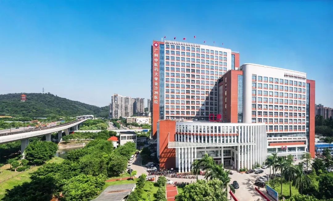 新快报讯|放疗“神器”！金沙洲引进华南地区首台瓦里安Ethos医用直线加速器
