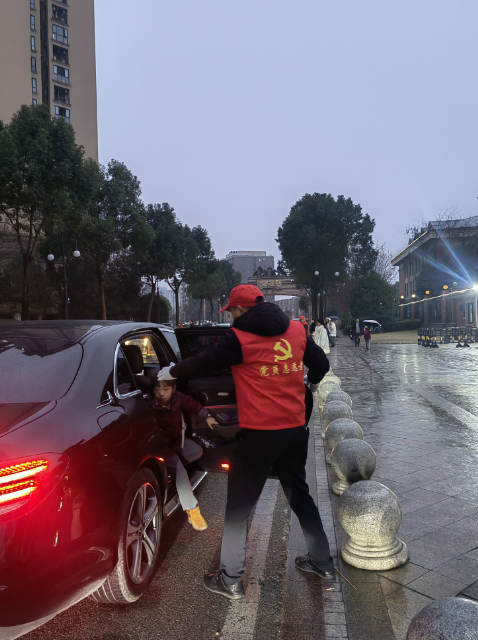 平安畅通新气象，“护花使者”人人赞——致成都王府家长的感谢信