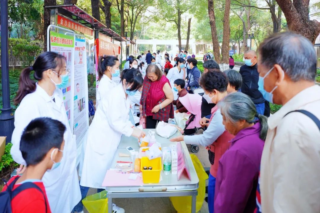 院内新闻|春季义诊暖人心，健康生活进社区