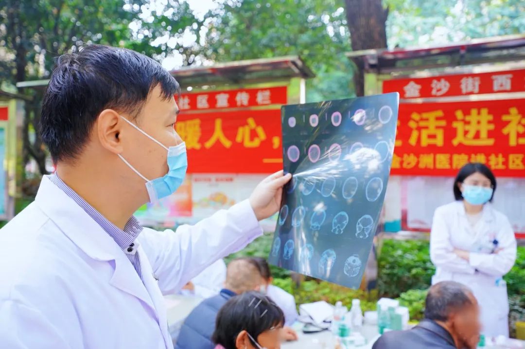 院内新闻|春季义诊暖人心，健康生活进社区