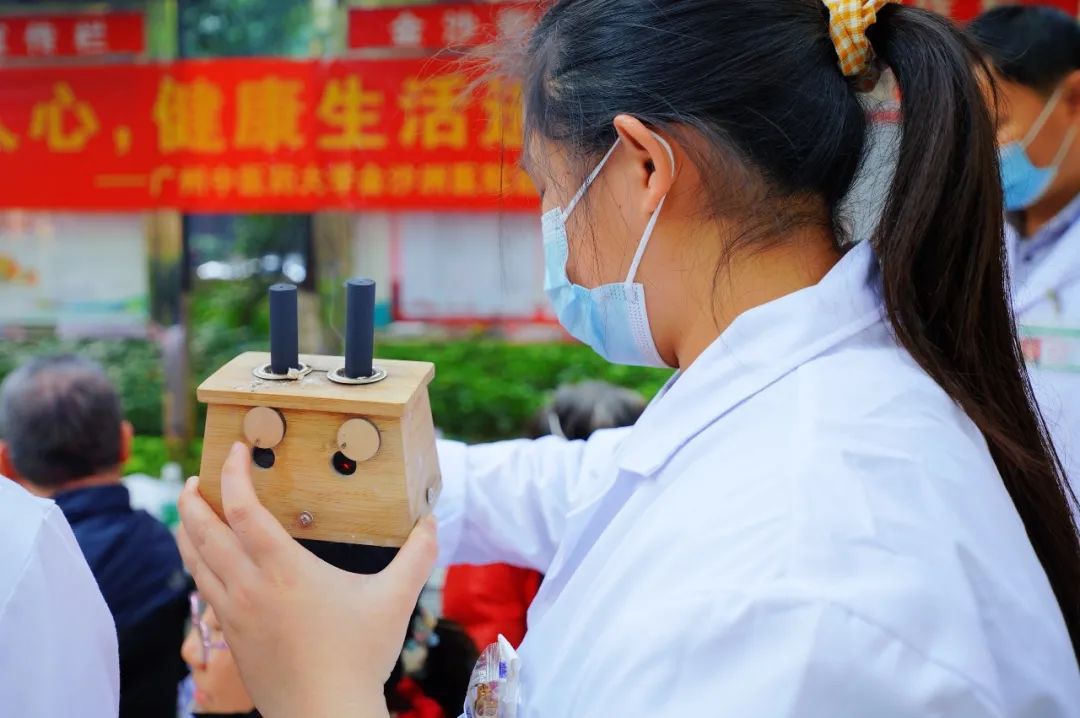 院内新闻|春季义诊暖人心，健康生活进社区