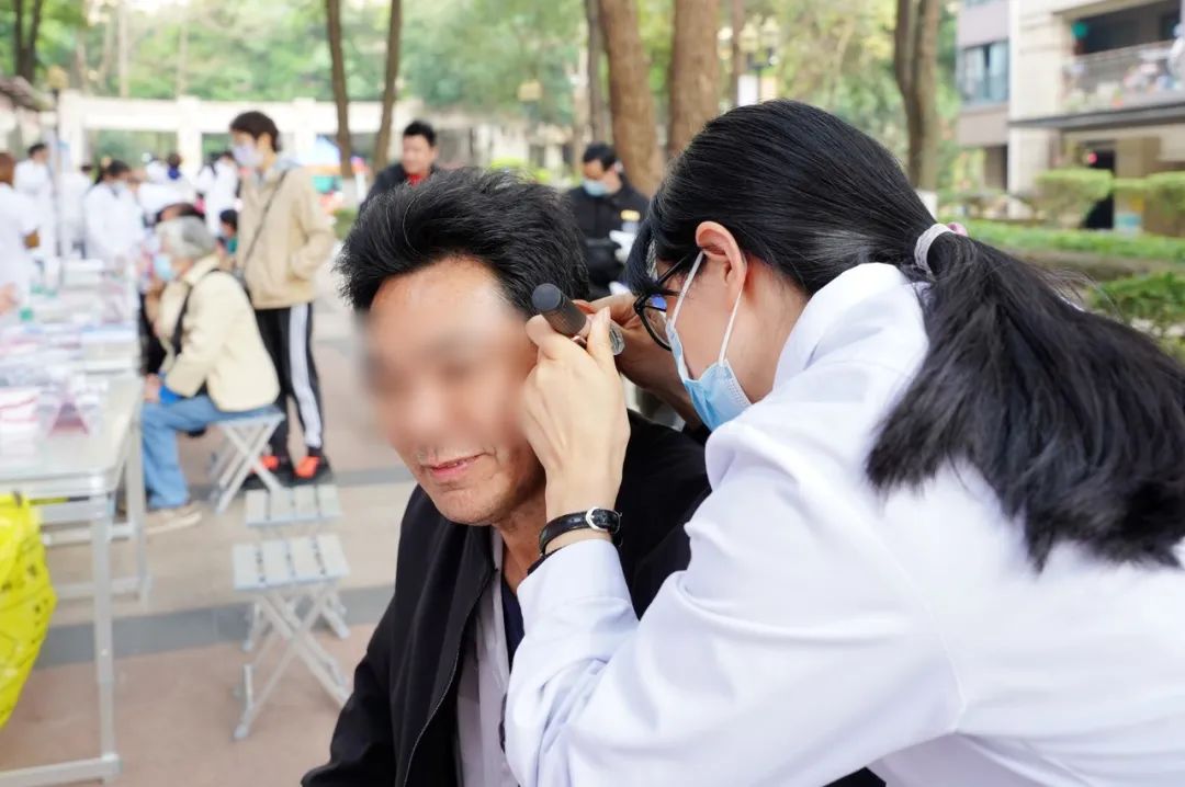 院内新闻|春季义诊暖人心，健康生活进社区