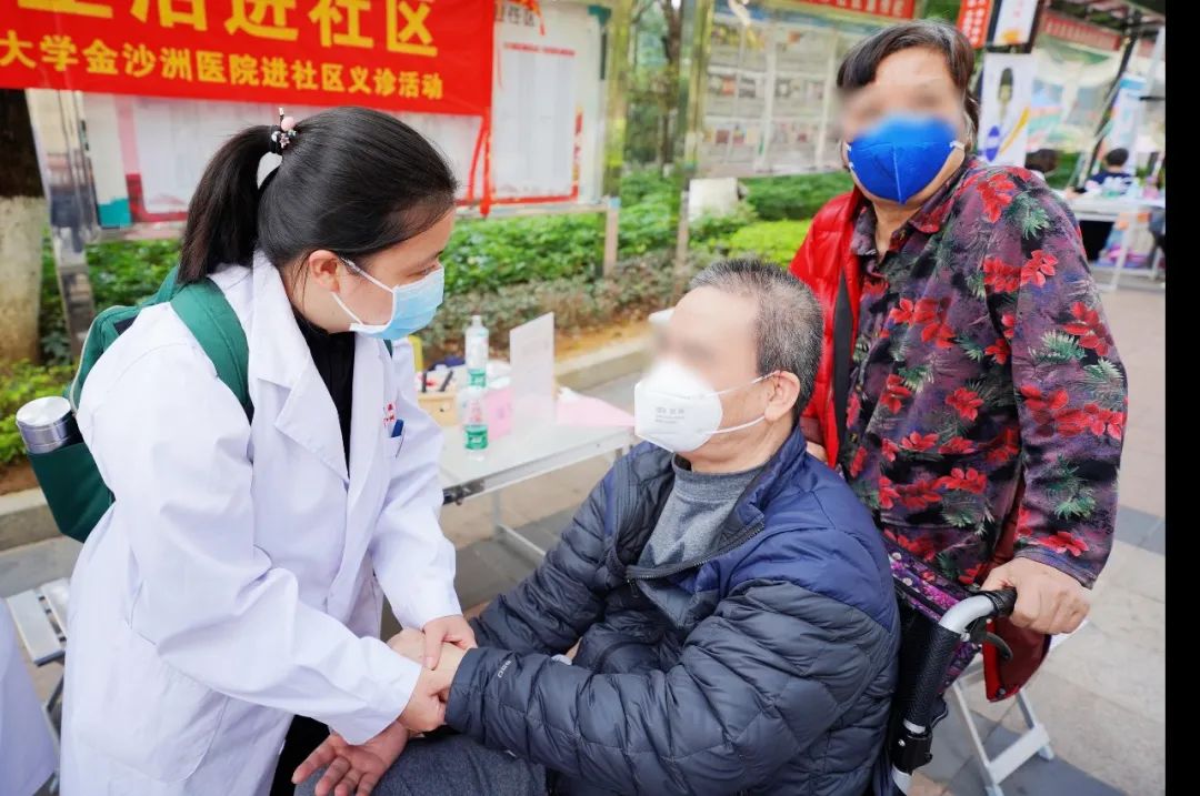 院内新闻|春季义诊暖人心，健康生活进社区