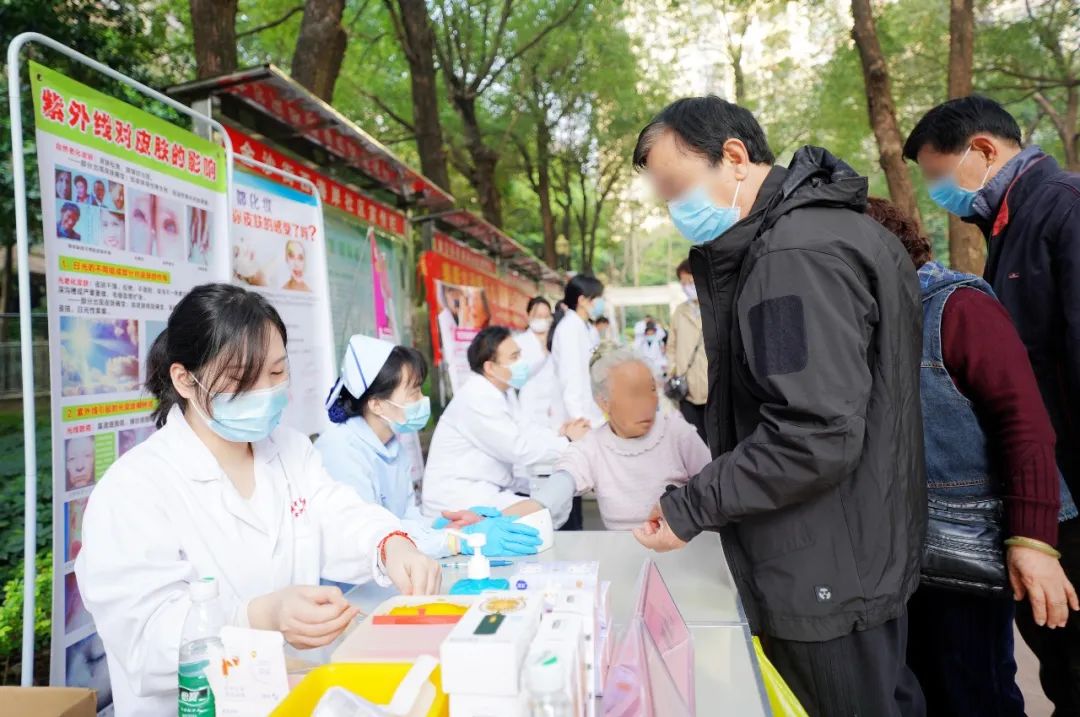院内新闻|春季义诊暖人心，健康生活进社区