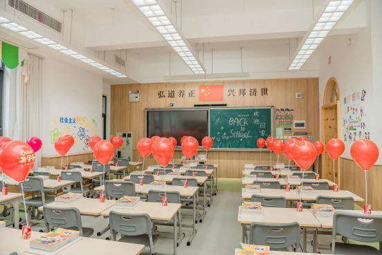 小学部环创比赛 孩子们脑洞大开，拥抱春天