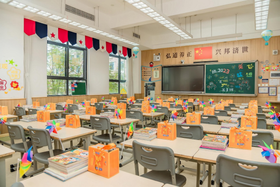 小学部环创比赛 孩子们脑洞大开，拥抱春天