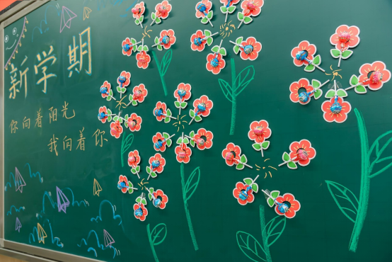小学部环创比赛 孩子们脑洞大开，拥抱春天