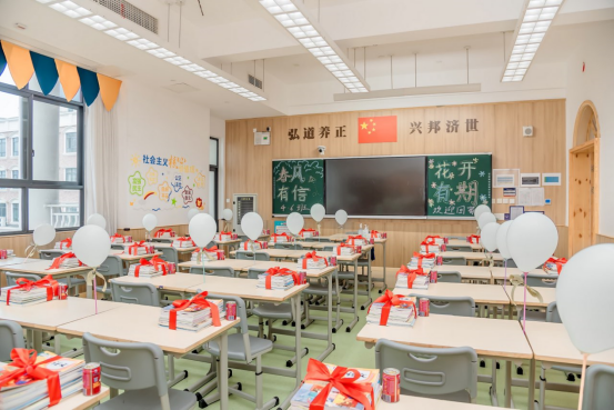 小学部环创比赛 孩子们脑洞大开，拥抱春天
