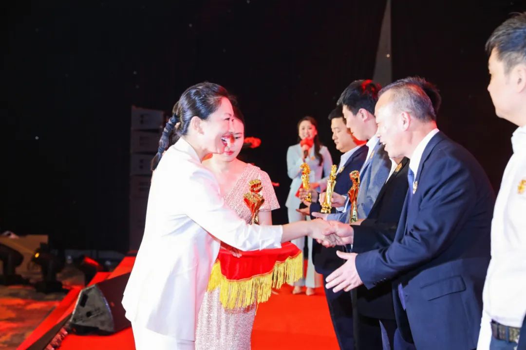 六五新征程·數智引未來丨玉禾田集團隆重舉行上市三周年慶典系列活動 六五新征程·數智引未來丨玉禾田集團隆重舉行上市三周年慶典系列活動
