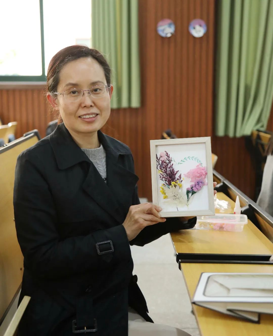 春风有你，熠熠芳华——成都王府开展女神节手工活动