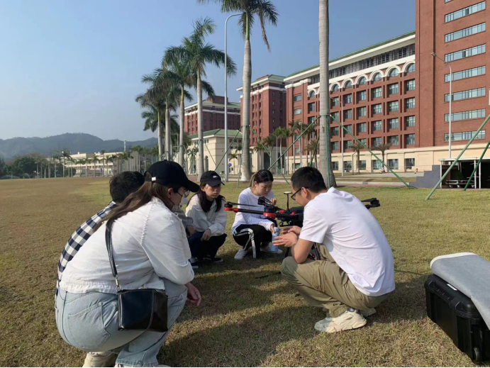 南方海洋科学与工程广东省实验室  机载高光谱系统（PikaL）