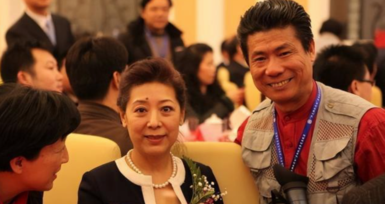 关牧村和王星军离婚33年后,她带儿子改嫁高官,他住美国至今单身 关牧村和王星军离婚33年后,她带儿子改嫁高官,他住美国至今单身