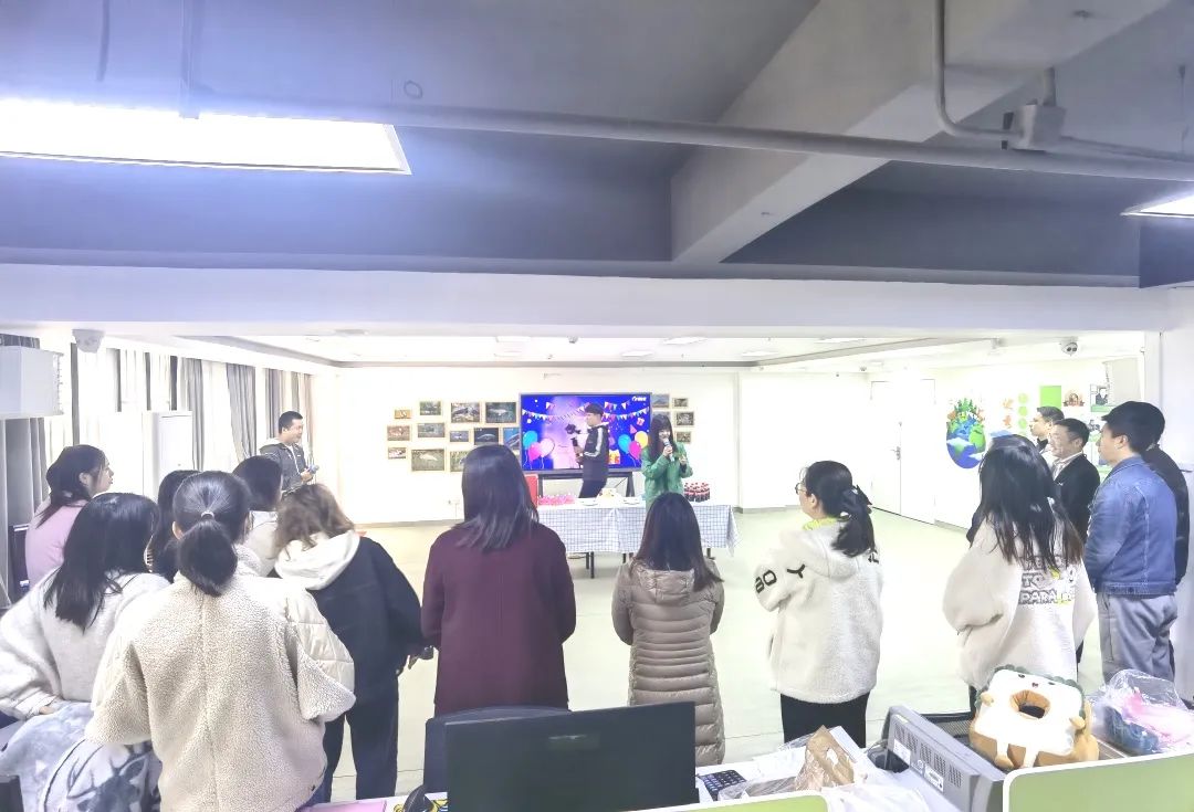 坤达安3&4月员工生日会丨小Party，大感动