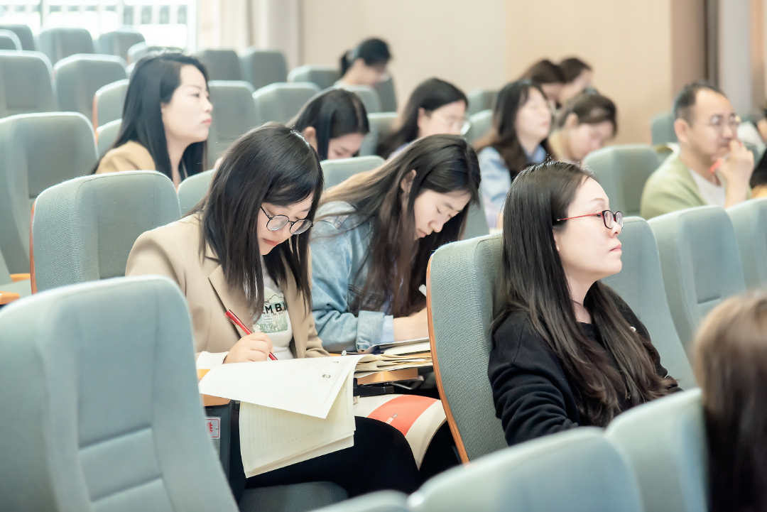 我校初中部与中山中学举行跨省英语教研活动