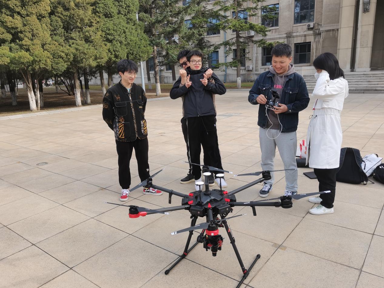 东北大学资源与土木工程学院 机载高光谱系统（PikaL）
