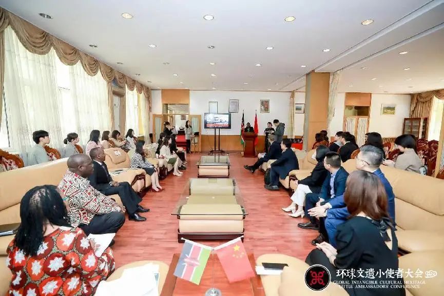 成都王府被肯尼亚驻华大使馆、泰王国驻华大使馆授牌为”巴蜀文化区域“《环球非遗小使者》遴选示范学校 成都王府被肯尼亚驻华大使馆、泰王国驻华大使馆授牌为”巴蜀文化区域“《环球非遗小使者》遴选示范学校