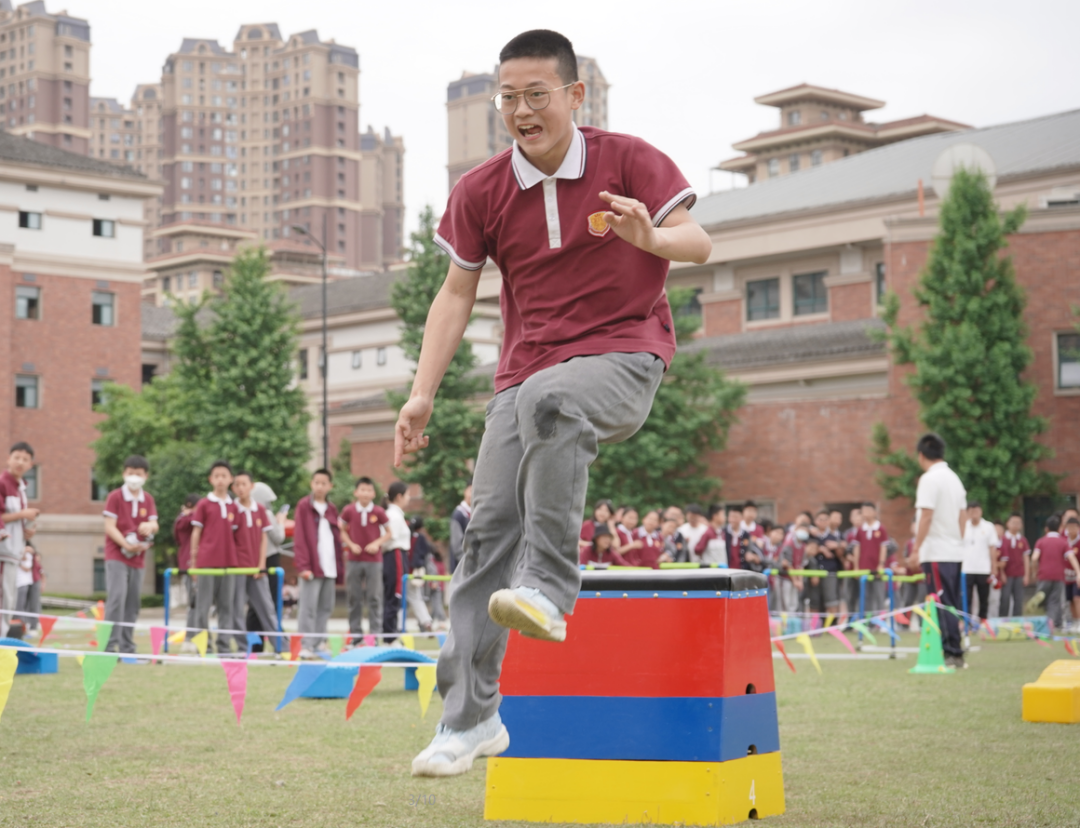 爱成都，迎大运——成都王府外国语学校第三届趣味运动会圆满举行