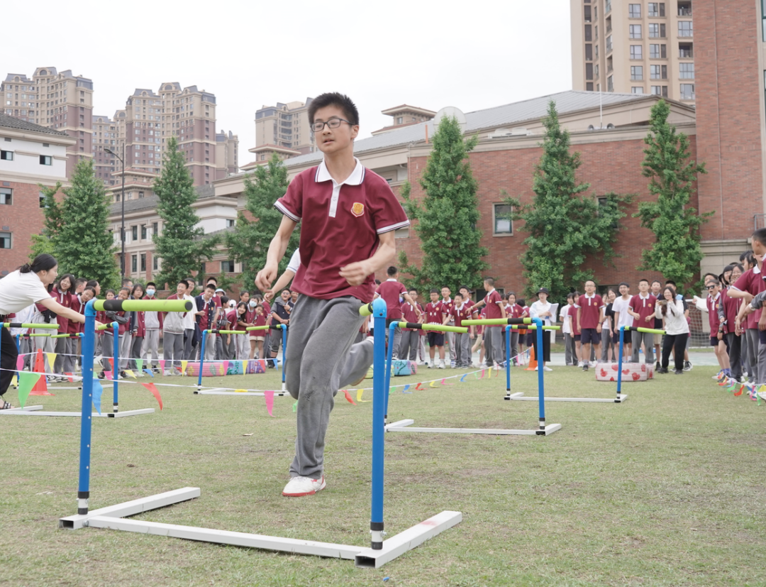 爱成都，迎大运——成都王府外国语学校第三届趣味运动会圆满举行