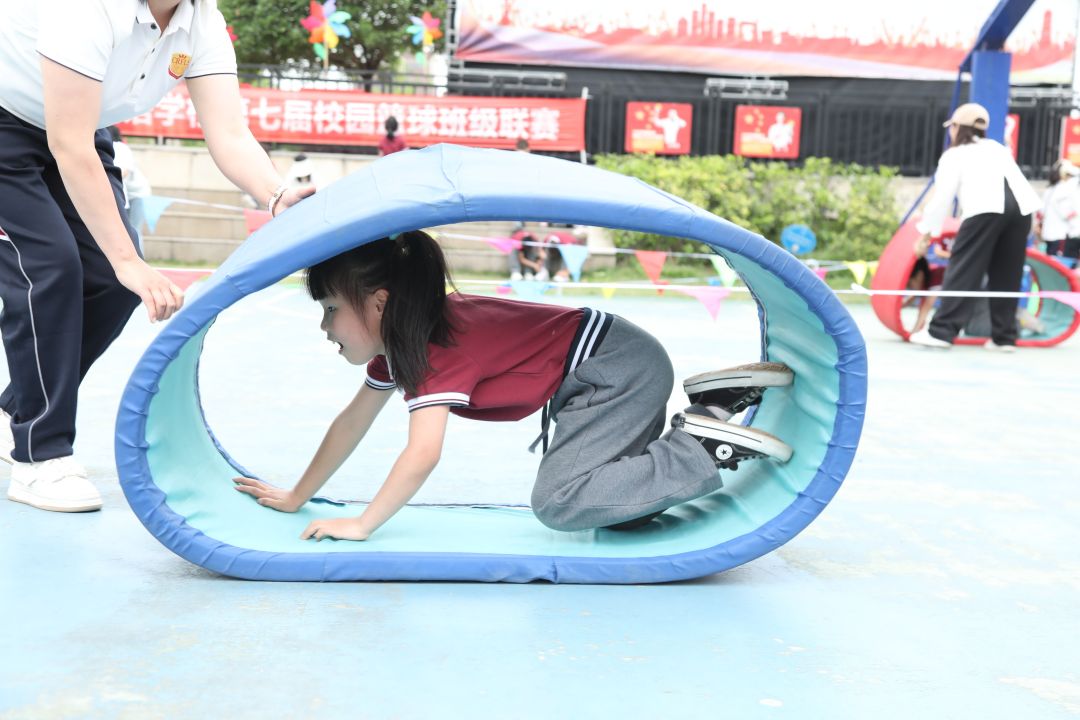爱成都，迎大运——成都王府外国语学校第三届趣味运动会圆满举行
