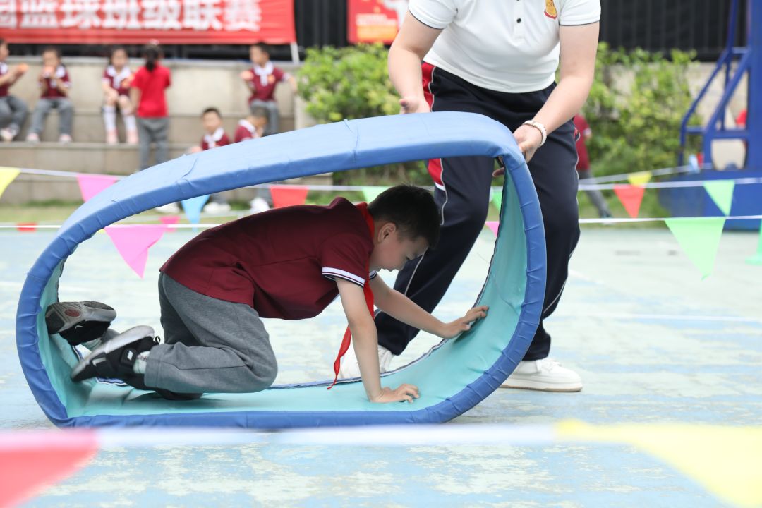 爱成都，迎大运——成都王府外国语学校第三届趣味运动会圆满举行