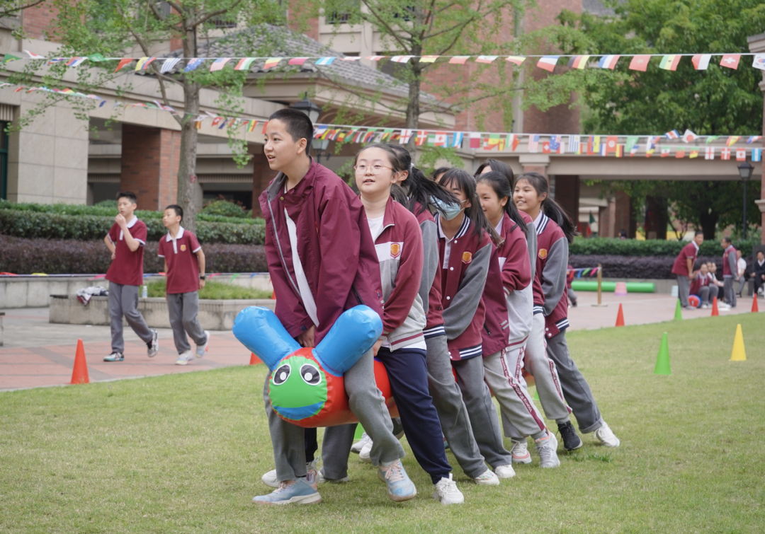 爱成都，迎大运——成都王府外国语学校第三届趣味运动会圆满举行