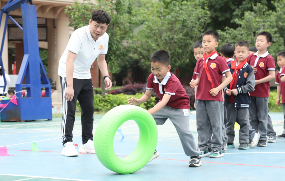 爱成都，迎大运——成都王府外国语学校第三届趣味运动会圆满举行