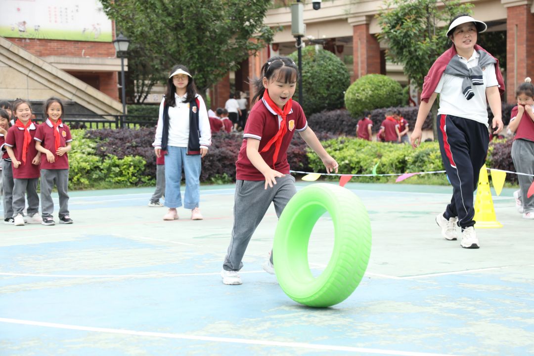 爱成都，迎大运——成都王府外国语学校第三届趣味运动会圆满举行