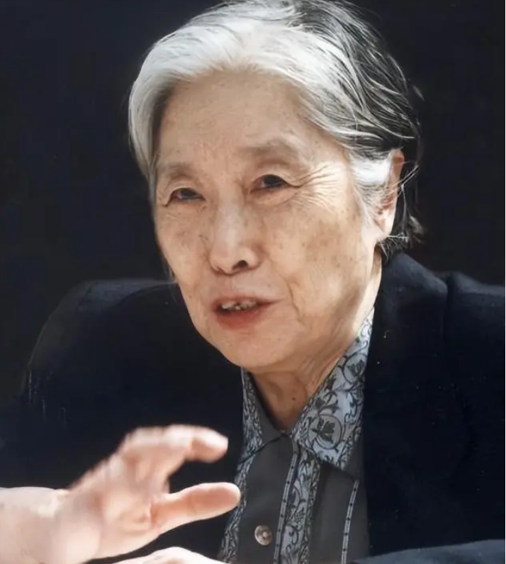 88年王光美拜访林若却被拒,第二天独自前往,进入家门后惊诧不已 88年王光美拜访林若却被拒,第二天独自前往,进入家门后惊诧不已