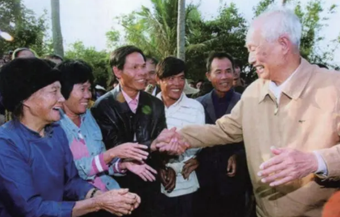 88年王光美拜访林若却被拒,第二天独自前往,进入家门后惊诧不已 88年王光美拜访林若却被拒,第二天独自前往,进入家门后惊诧不已