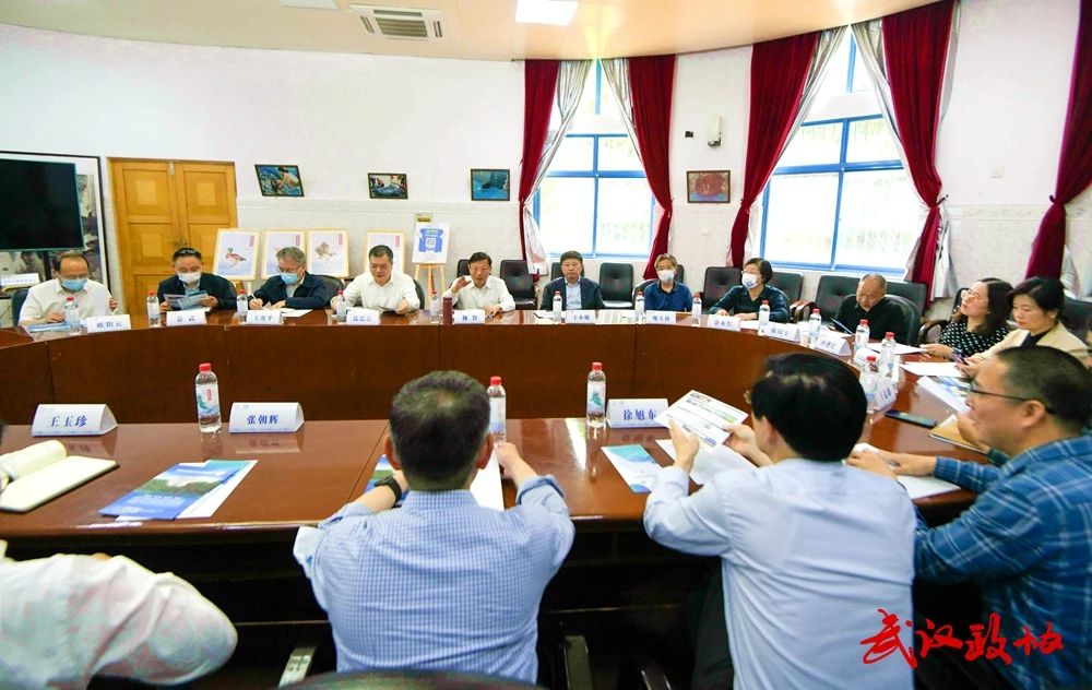 杨智率队调研长江大保护暨“数字江豚”建设工作
