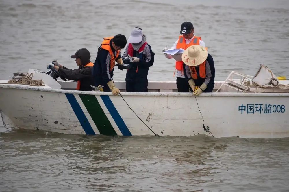 新华社：从关注水质转向注重水生态——长江“大体检”直击