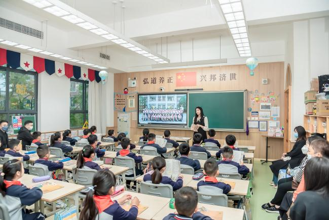 新川外国语学校小学部三年级家长开放日 新川外国语学校小学部三年级家长开放日