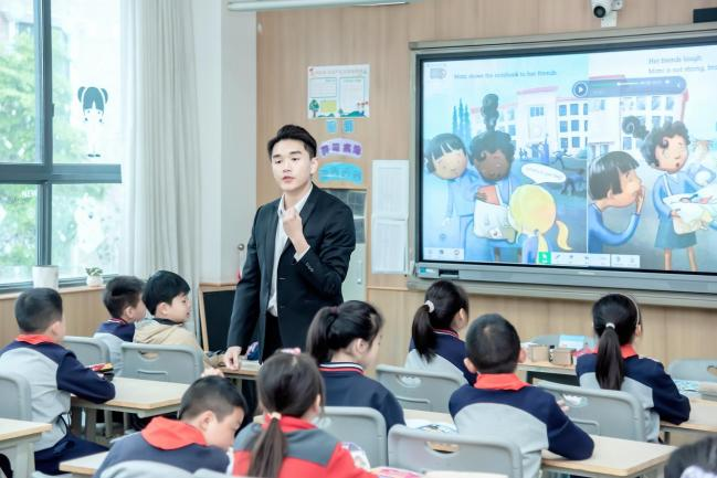 新川外国语学校小学部三年级家长开放日 新川外国语学校小学部三年级家长开放日
